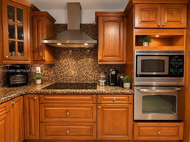 10290 SW 24th Ct — Photo 5