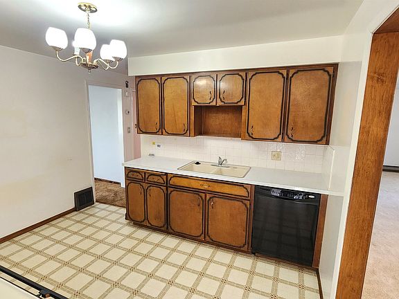 5th image of 720 E Garland Ave
