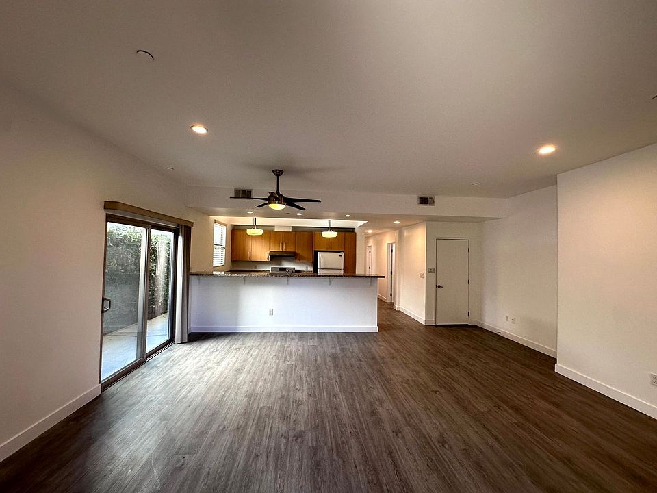 1st image of 6428 Woodley Ave APT 1