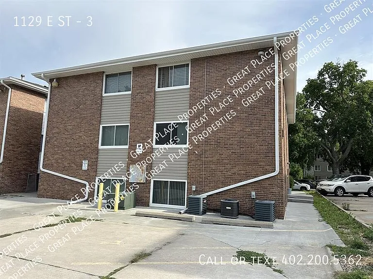 1129 E St #3 — Photo 9