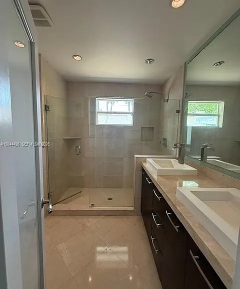 1047 NE 84th St — Photo 10