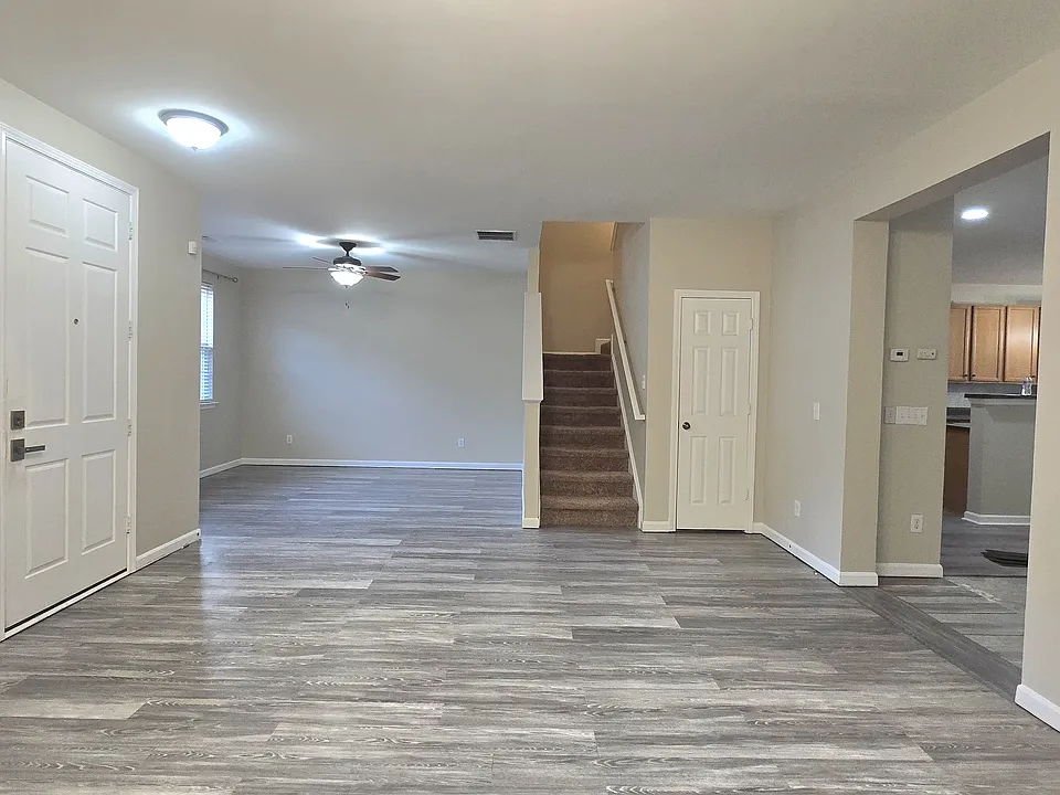 6170 Sparkling Cove Ln