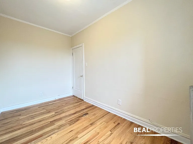 4829 N Damen Ave — Photo 16