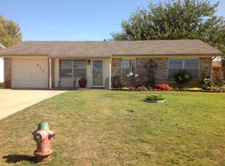 617 S 28th St, Clinton, OK 73601