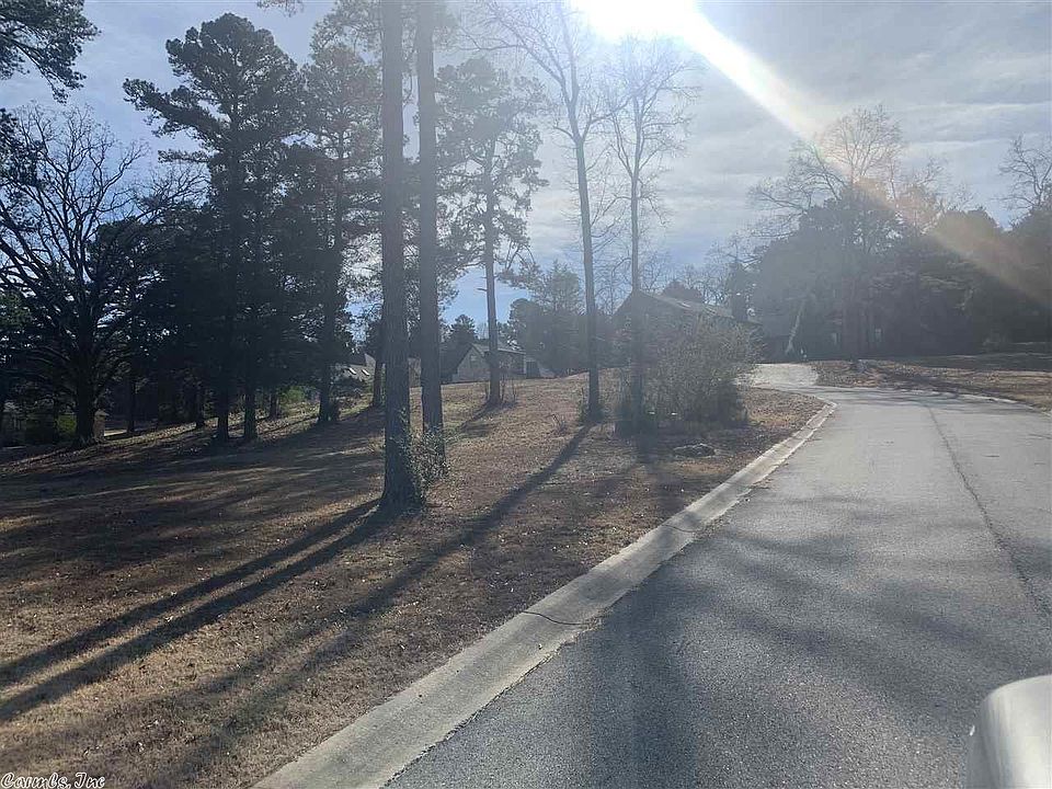 2nd image of 704 Valley Ct