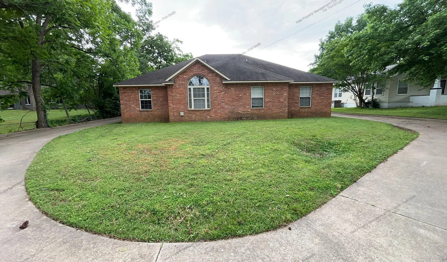 3 bed, 2.0 bath, 1426 sqft, $1,350 — Photo 1