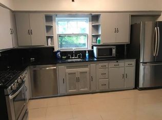 33 Washington Ave, Amityville, NY 11701