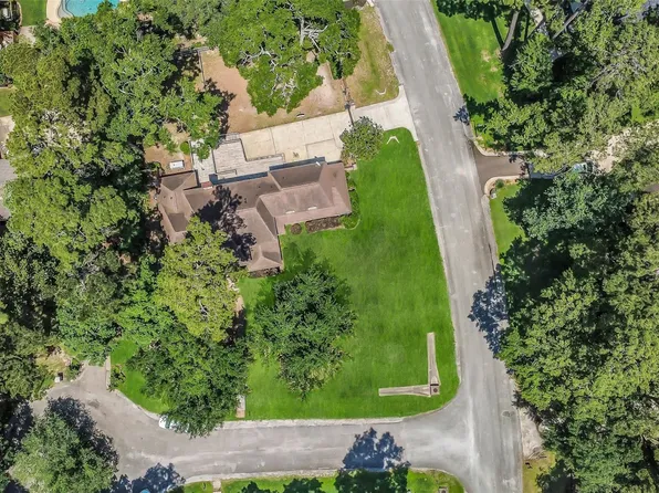 2411 Oaks Forks Dr, Humble, TX 77339