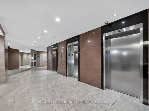7250 Yonge St #1003, Vaughan, ON L4J 7X1
