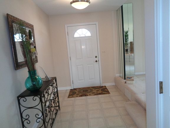 2nd image of 819 E Hackberry Dr