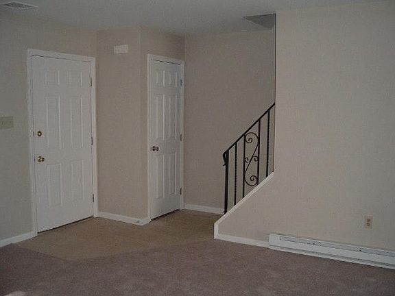 5th image of 59 Pennypacker Dr