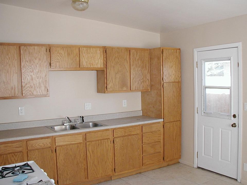 2nd image of 341 Grace Ave