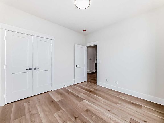 4th image of 31 Williams Ave