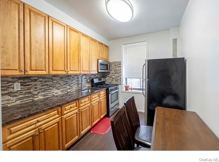 34-39 30th St #2F — Photo 4
