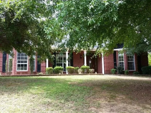 412 Holly Brook Dr, Montgomery, AL 36109