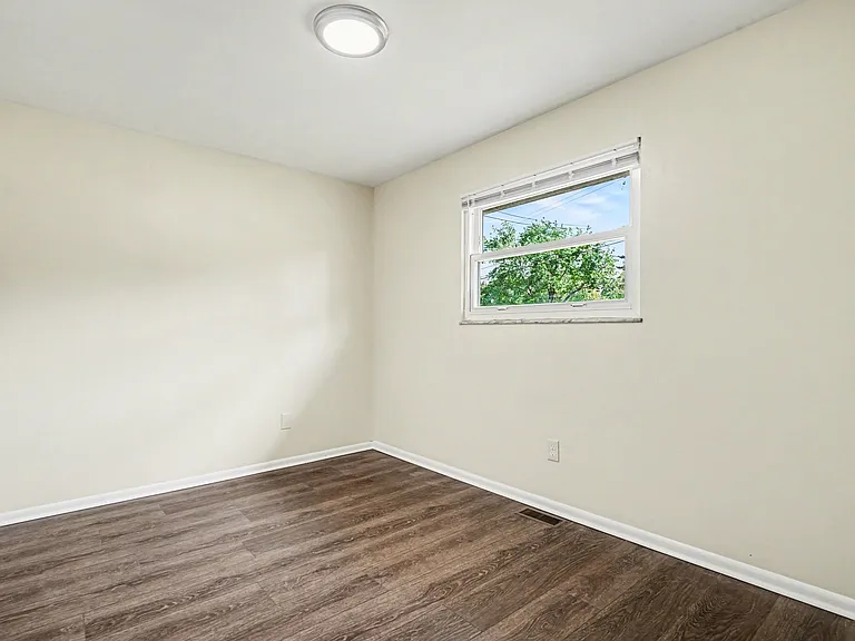 766 Hargrove Way — Photo 3