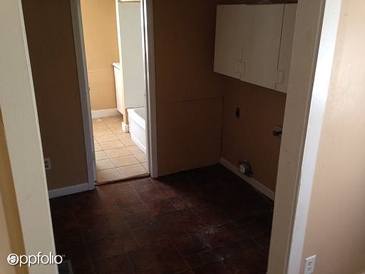 4th image of 429 Fuller Ave