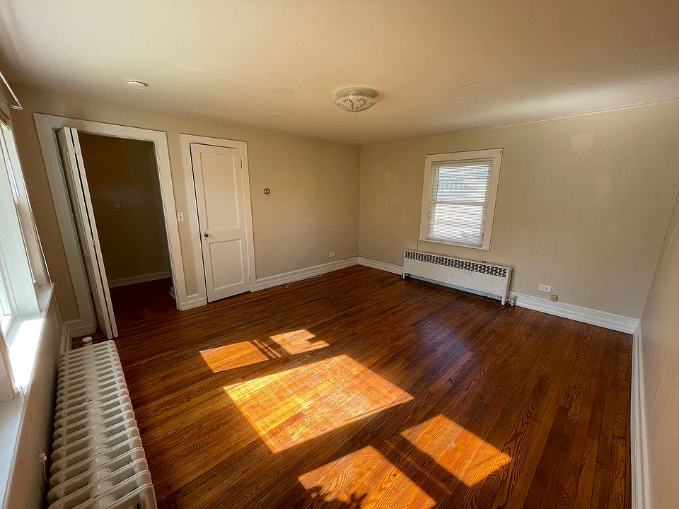Living Room - angle 3