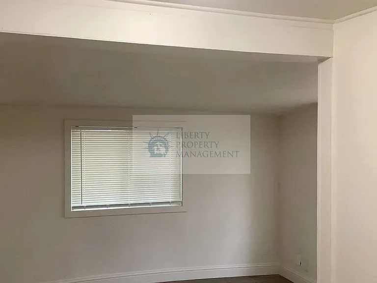 729 E Yosemite Ave — Photo 8