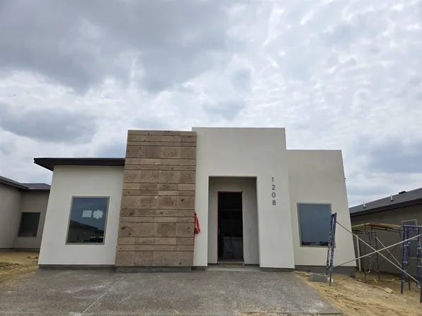 1208 Noyola Loop, Laredo, TX 78046