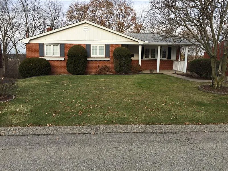 664 Macbeth Dr photo 1
