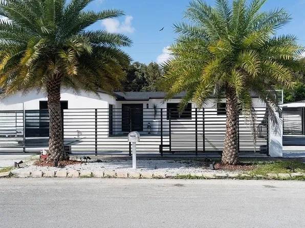 18250 NW 86th Ave, Hialeah, FL 33015