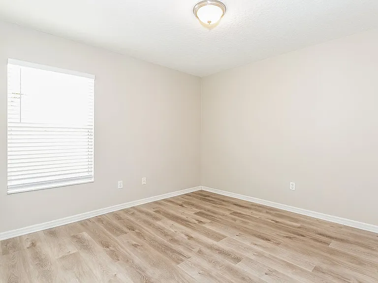 2221 Heathwood Cir — Photo 12