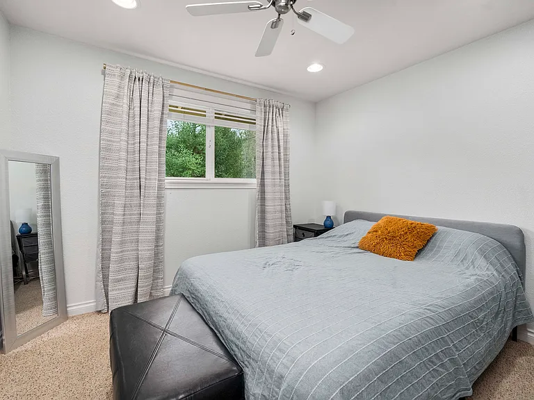 7409 Mazama St SW — Photo 4