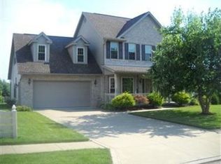 827 Forrest Ridge Dr, Dover, OH 44622