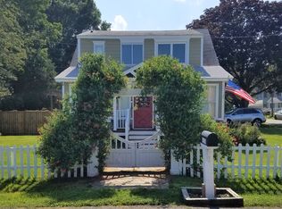 4010 Chesapeake Dr, Edgewater, MD 21037