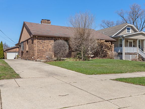 2nd image of 1726 E Lincoln Ave