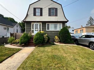 10 Morris St, Freeport, NY 11520