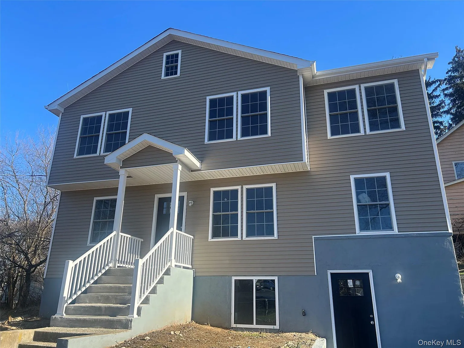 15 Waldron Avenue photo 1