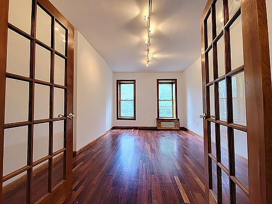 1st image of 447 W 43rd St #3Z