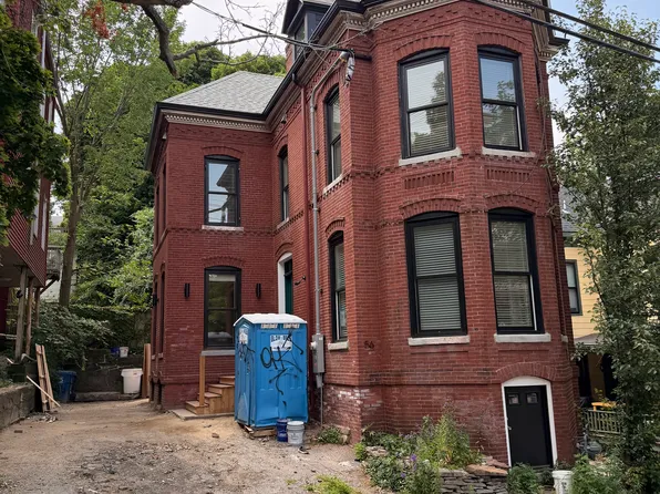 56 Mellen St, Portland, ME 04101