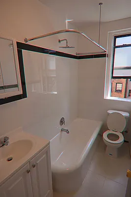 Rented by PMG Real Estate  | media 16