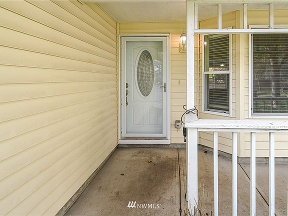4th image of 18900 SE 13th St