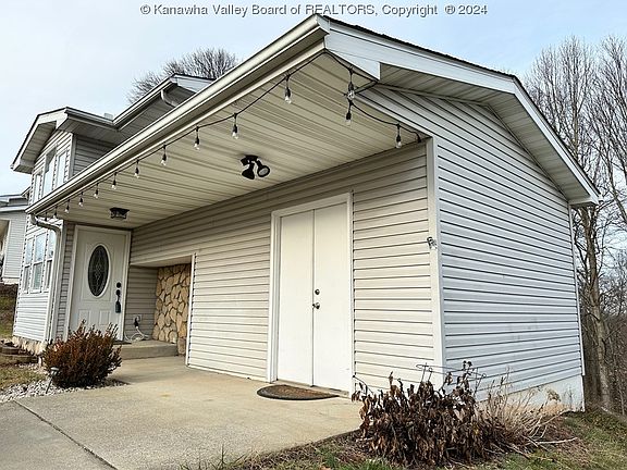 2nd image of 250 Brenda Ln