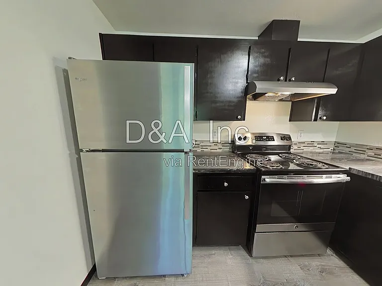 1969 NW Grant Ave #4 — Photo 3