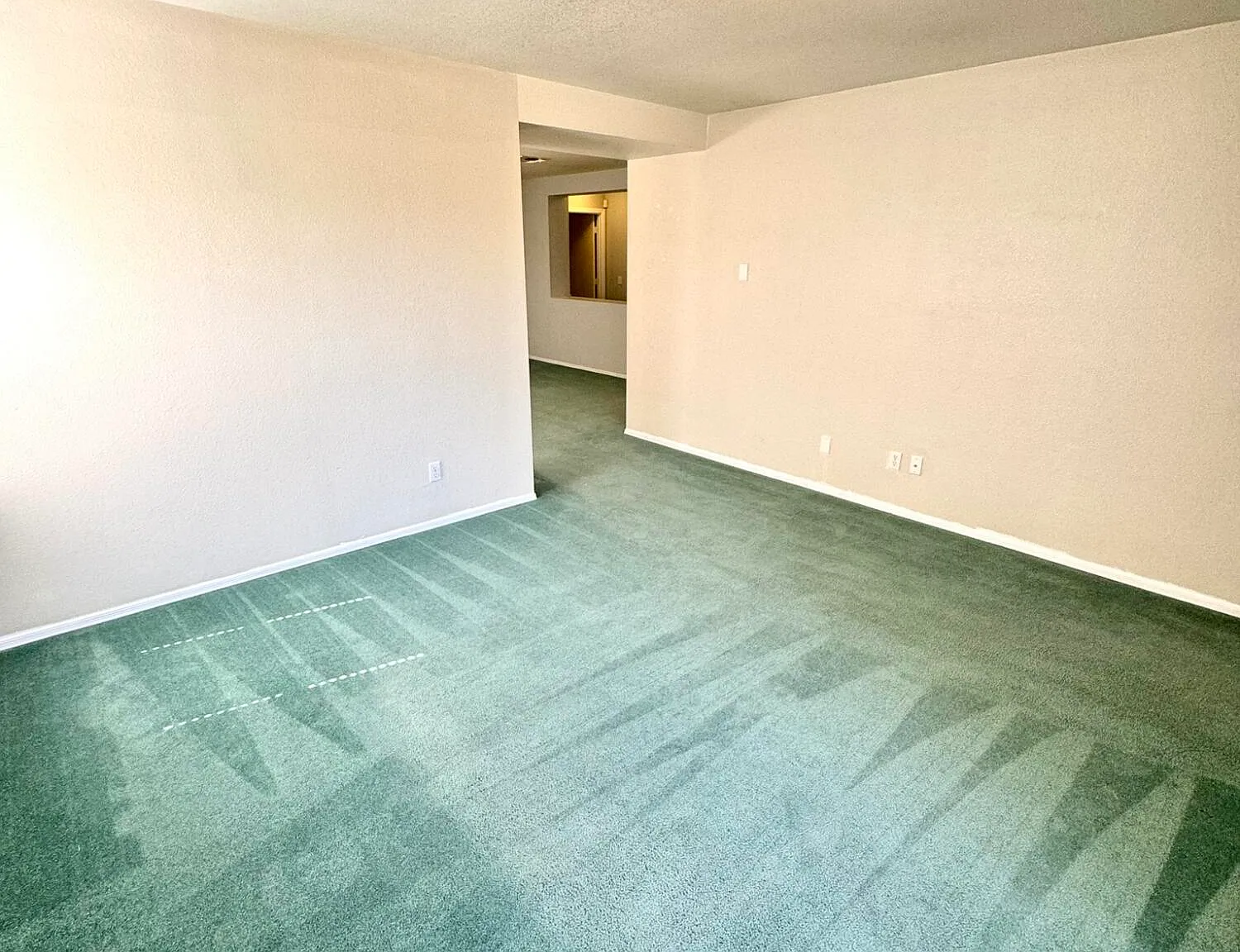 3 bed, 2.0 bath, 1302 sqft, $1,495 — Photo 4