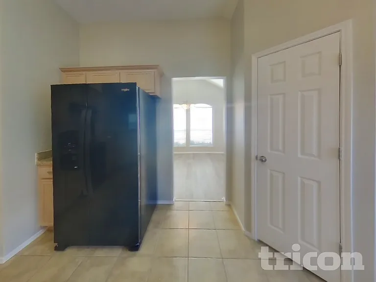 1409 Mallard Dr — Photo 6