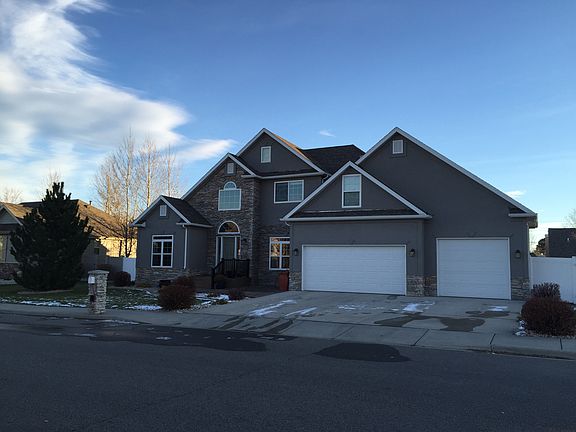 3rd image of 2562 Southridge Dr