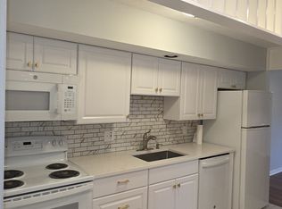 103 Horse Pond Rd APT E, Salem, CT 06420