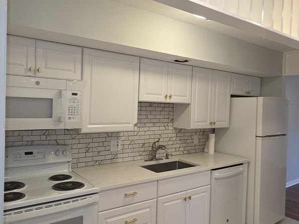 103 Horse Pond Rd APT E