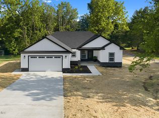 995 Lawrence St, Brandenburg, KY 40108