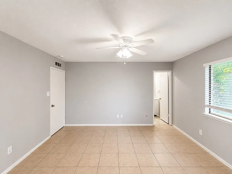 805 Circle Cove Dr — Photo 17