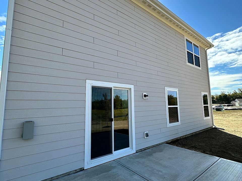 2nd image of 1924 Hill Lake Ln