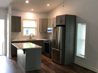 113B Pine St #B, Carrboro, NC 27510