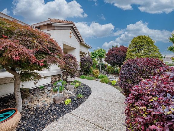 3rd image of 961 Gold Nugget Cir