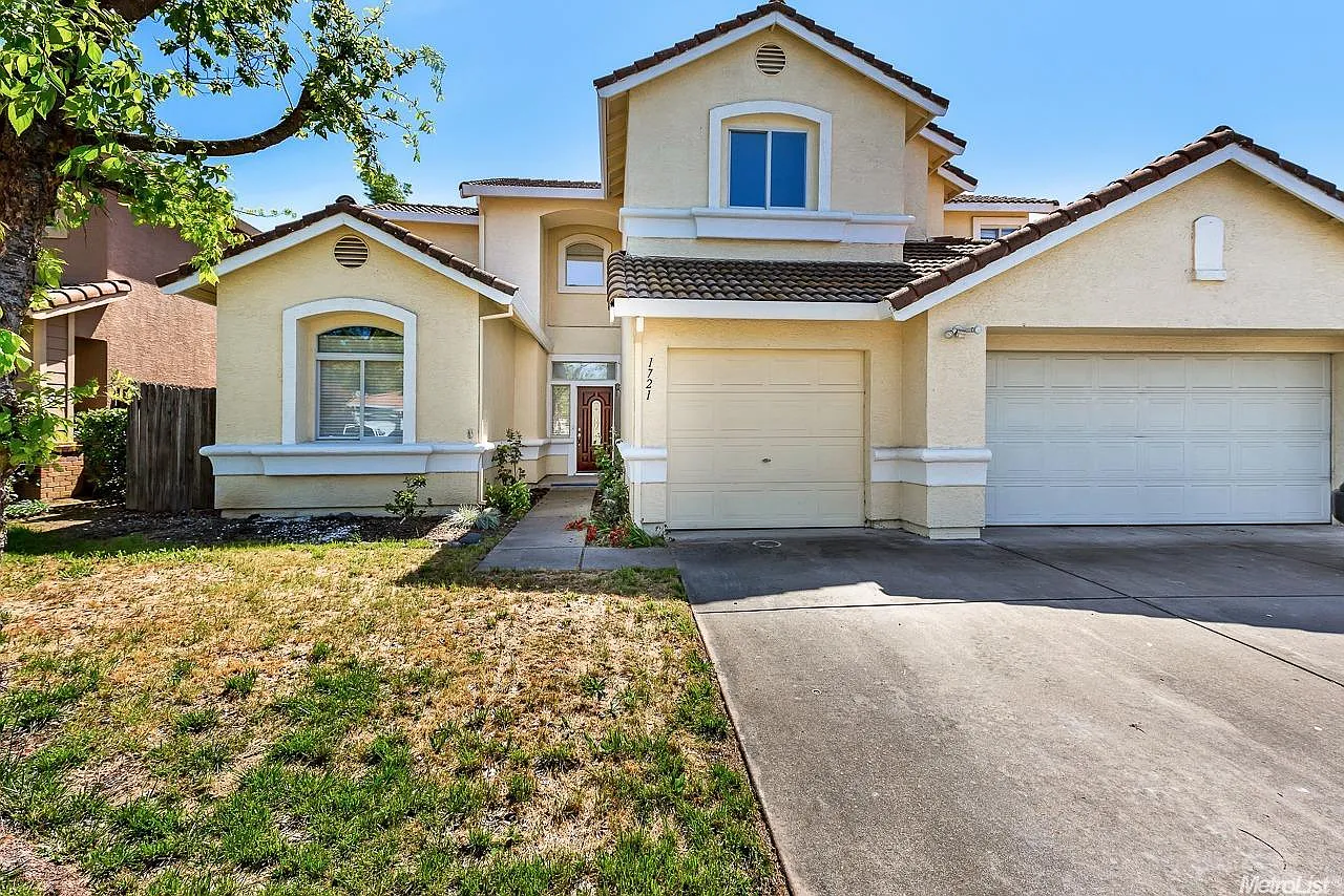 1721 Pinion Dr photo 1